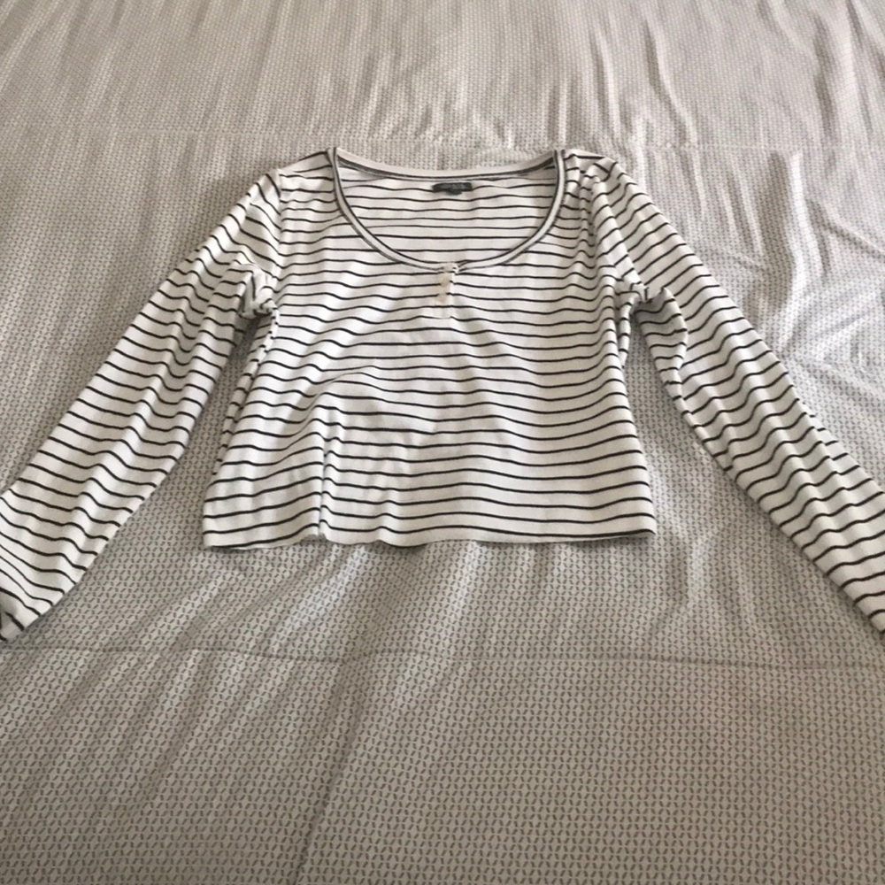 Long sleeve crop top